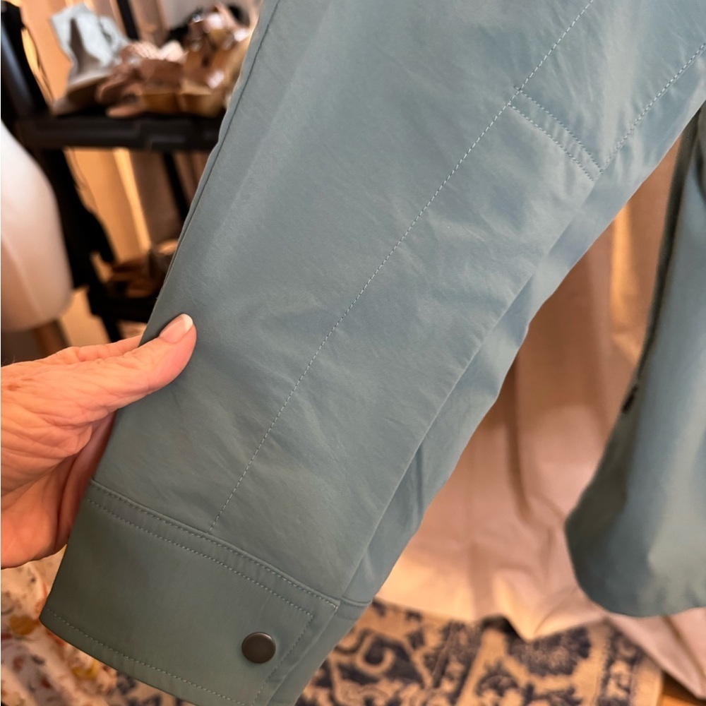 Athleta Advantage Poplin Jacket Raincoat Windbreaker
Size XS NWOT - Picture 15 of 16